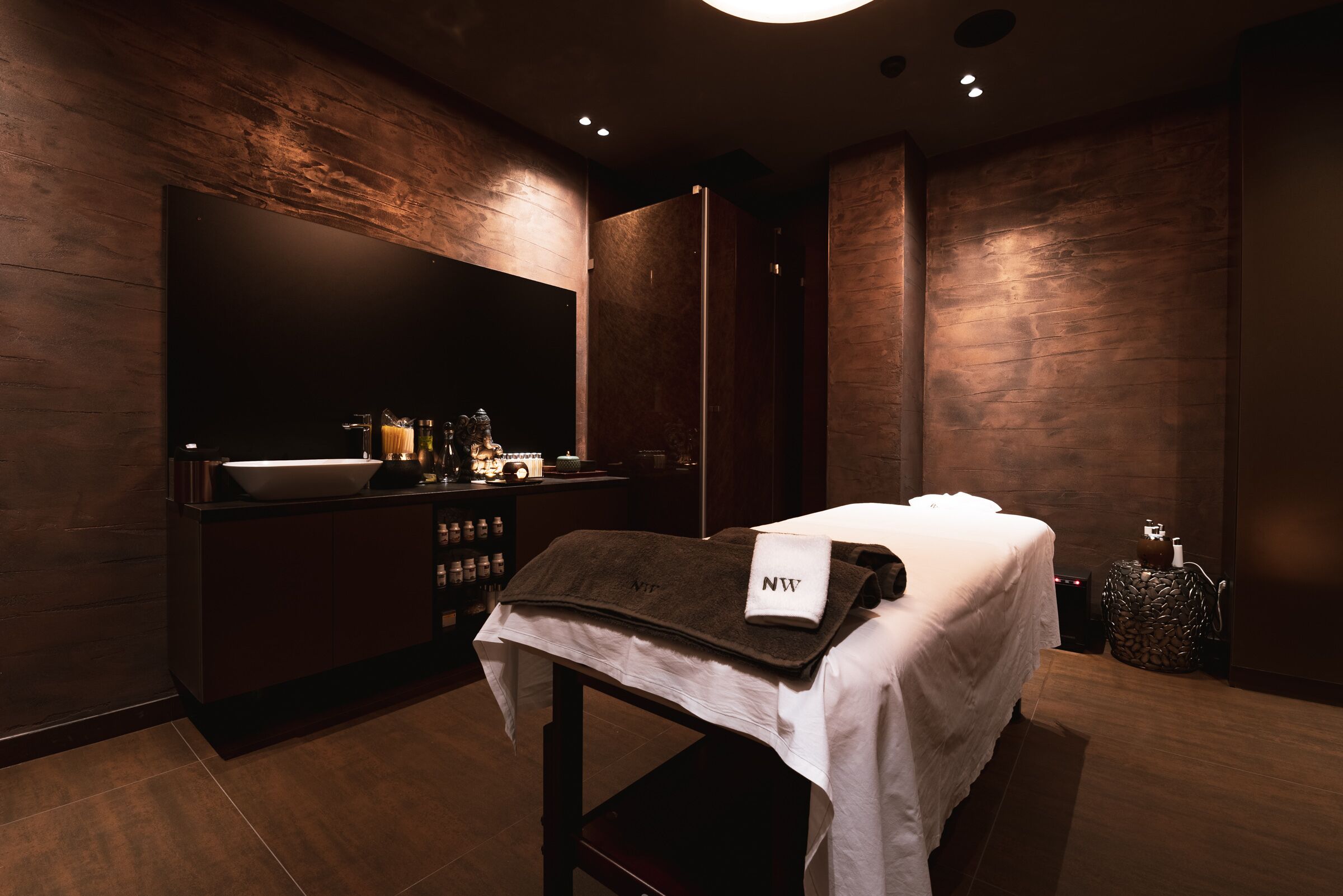 couples treatment room(s), hot stone massages, deep-tissue massages