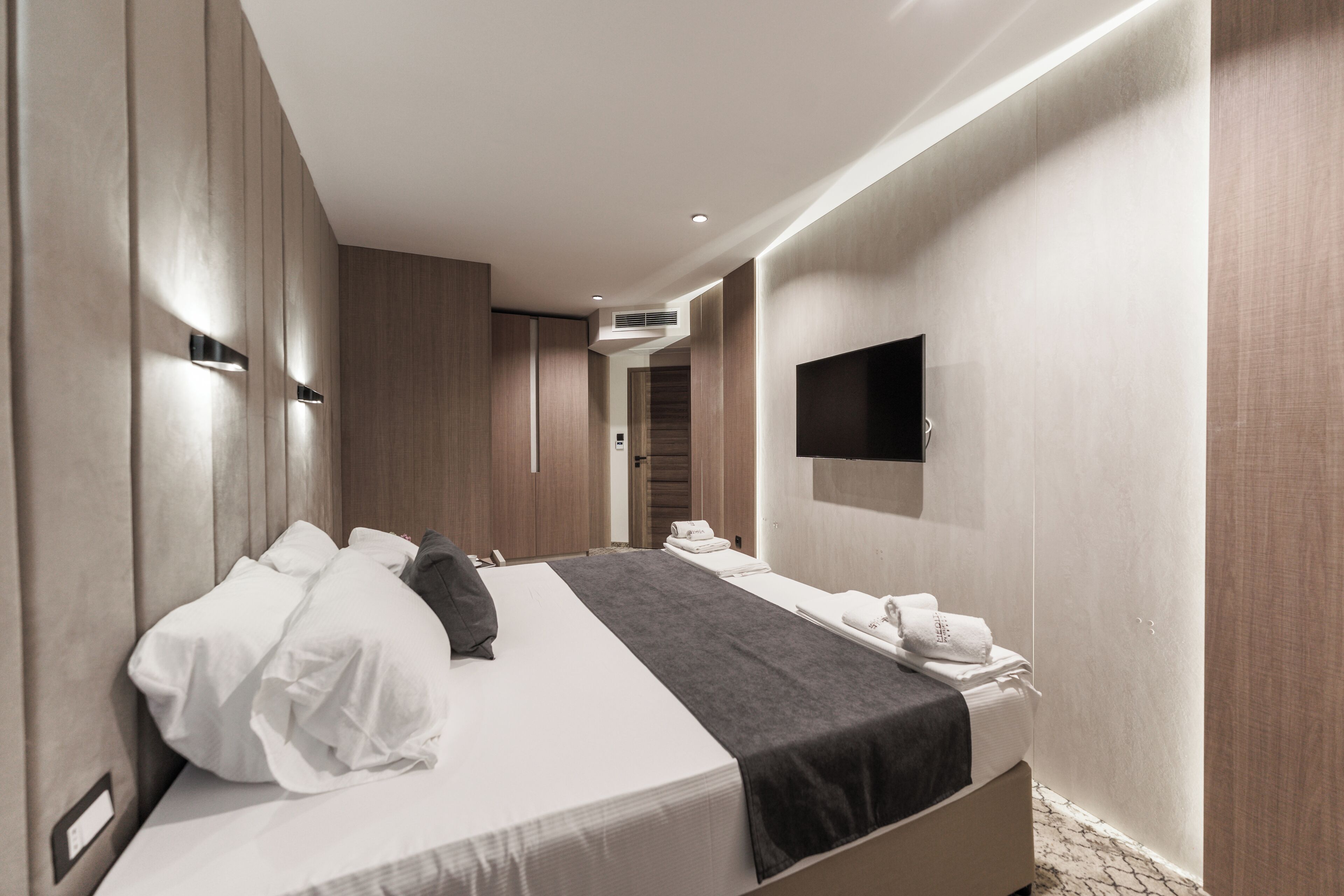 villa, pool view | 3 bedrooms, minibar, in-room safe, blackout curtains