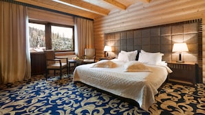 Deluxe Double Room | In-room safe, blackout drapes, soundproofing - Villa Buko (Bukovel)