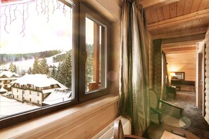 Suite – classic | Safe på rommet, blendingsgardiner, lydisolert og strykejern/-brett