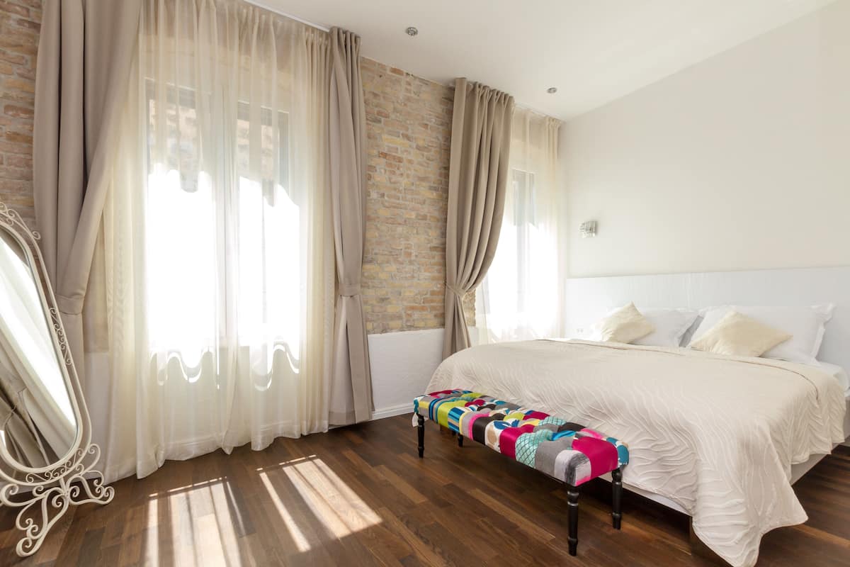 Deluxe Double Room | 고급 침구, 메모리폼 침대, 미니바, 객실 내 금고