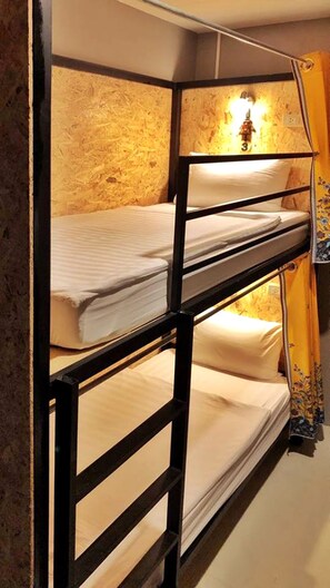 In-room safe, blackout curtains, free WiFi, bed sheets