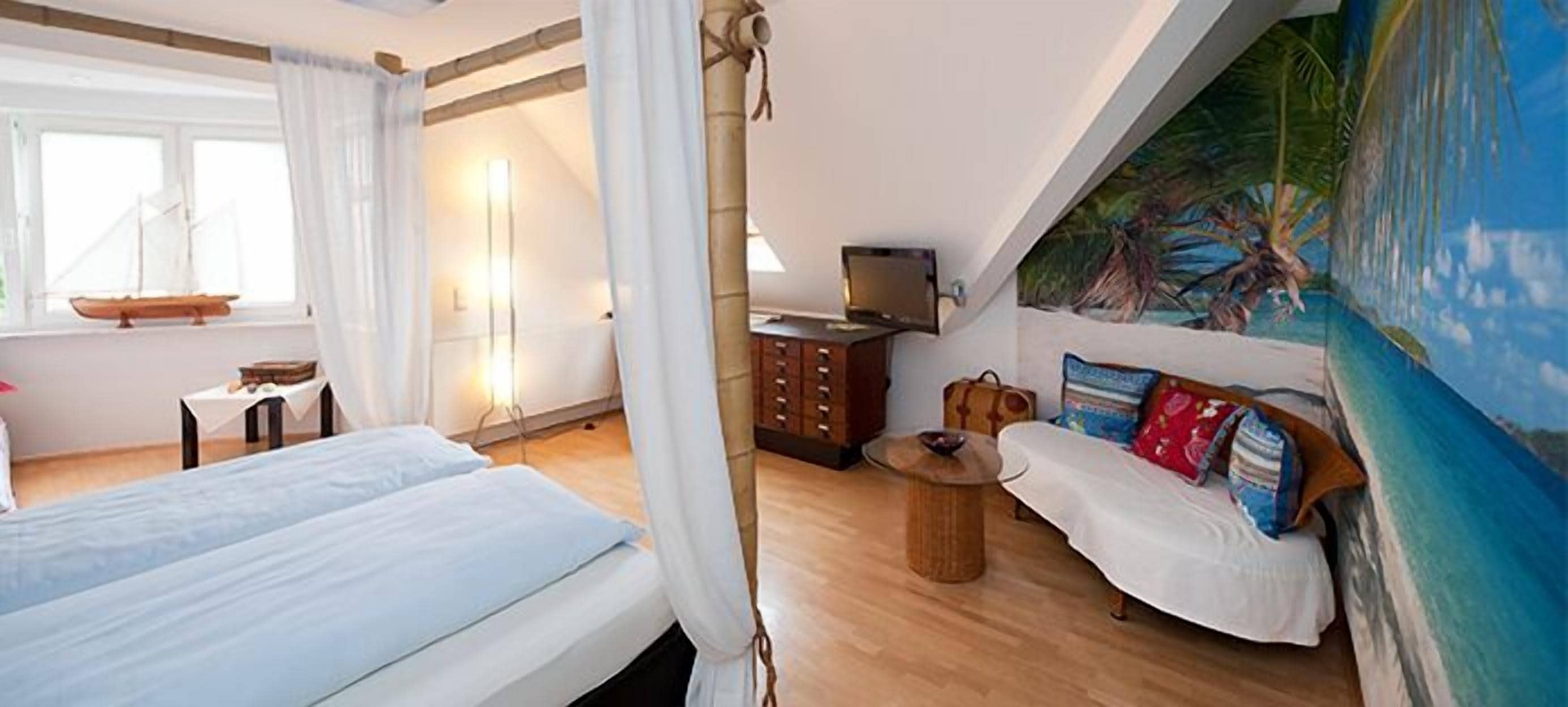 junior suite | minibar, individually decorated, individually furnished, desk