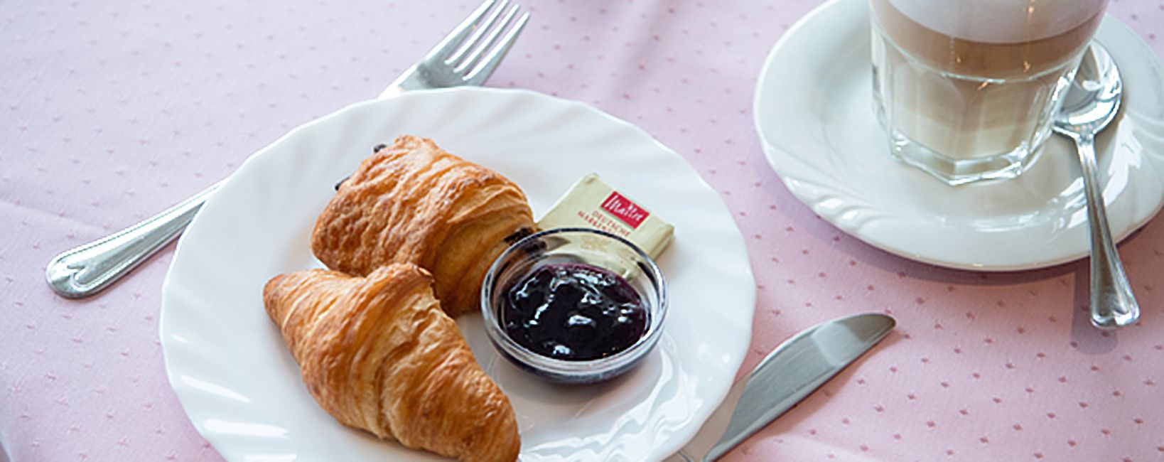 daily buffet breakfast (eur 10.00 per person)