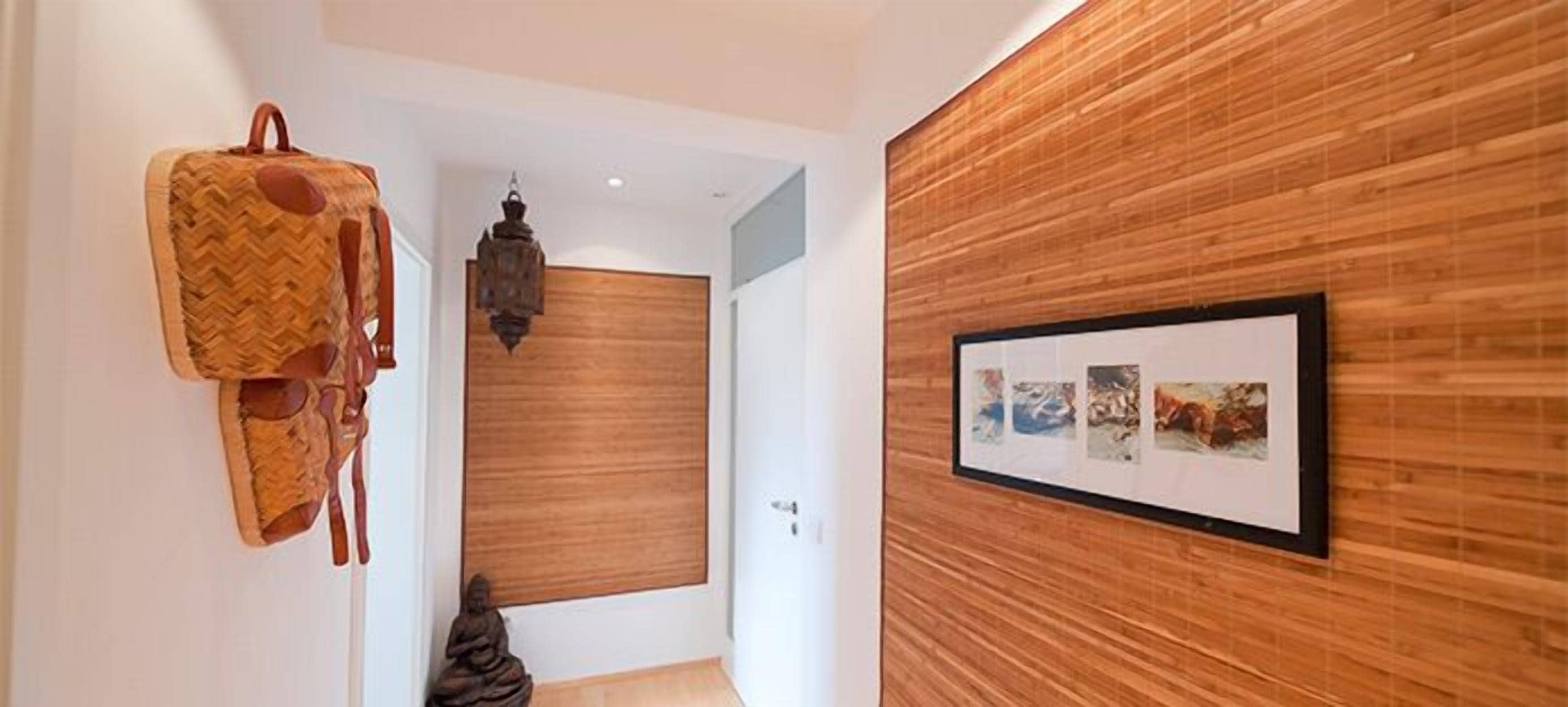 junior suite | living area | flat-screen tv