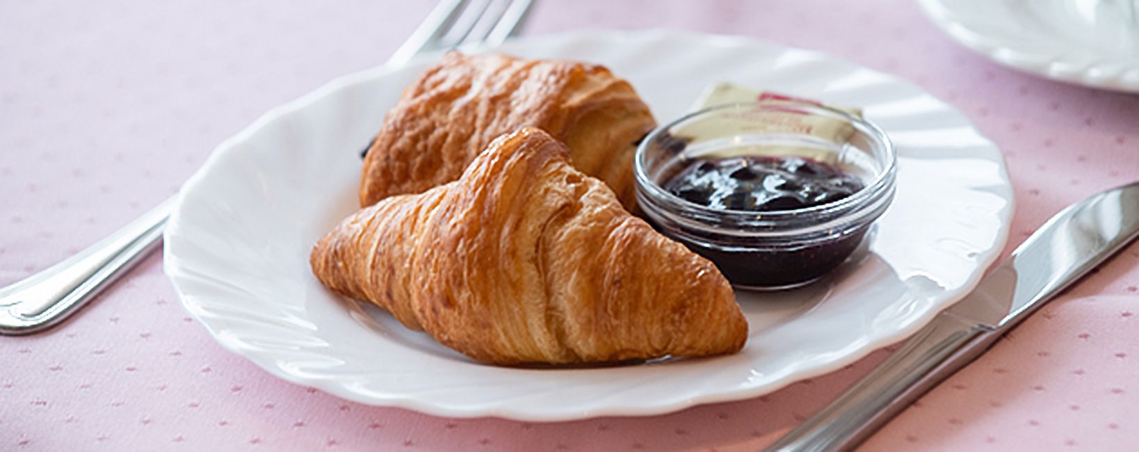 daily buffet breakfast (eur 10.00 per person)