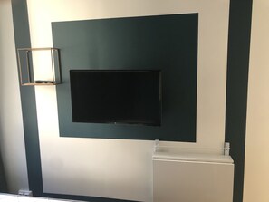 Studio | Television - Chambres Design 18 Marseille Vieux-Port (Marseille)