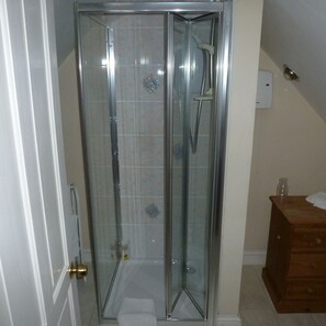 Hair dryer, towels - The Garden House (Chippenham)