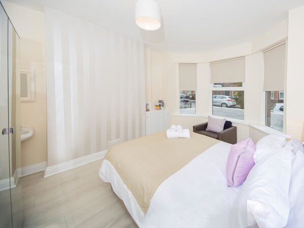 House, Private Bathroom (5 Bed) - Titanic Adelaide (Belfast)