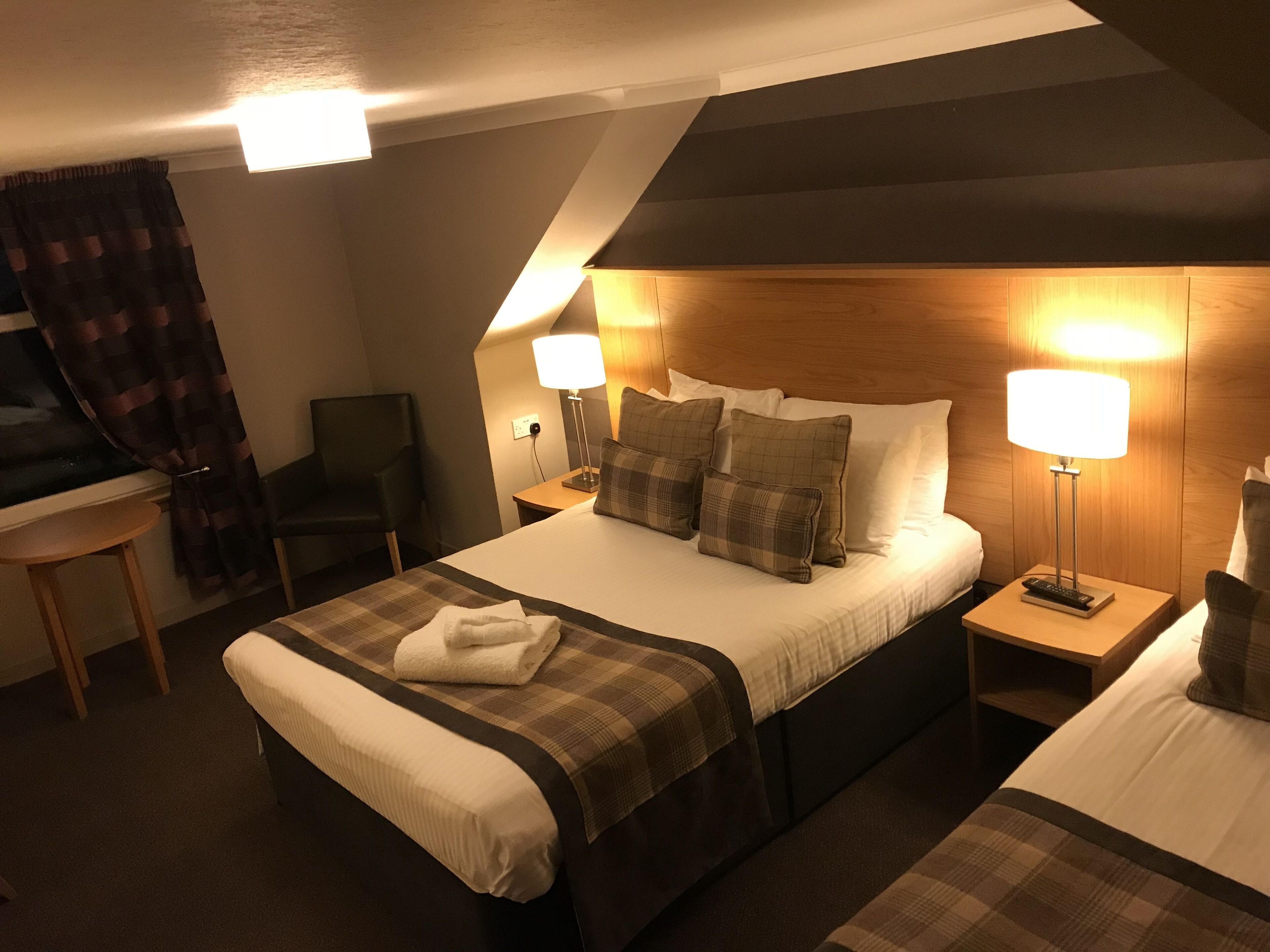 standard suite, ensuite, river view