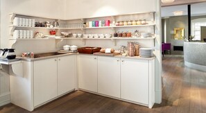 Café da manhã com buffet grátis nos fins de semana