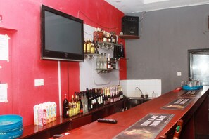 Bar (on property) - De Kings Suite Hotel (Lagos)
