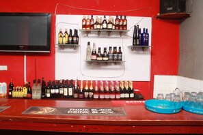 Free daily continental breakfast - De Kings Suite Hotel (Lagos)