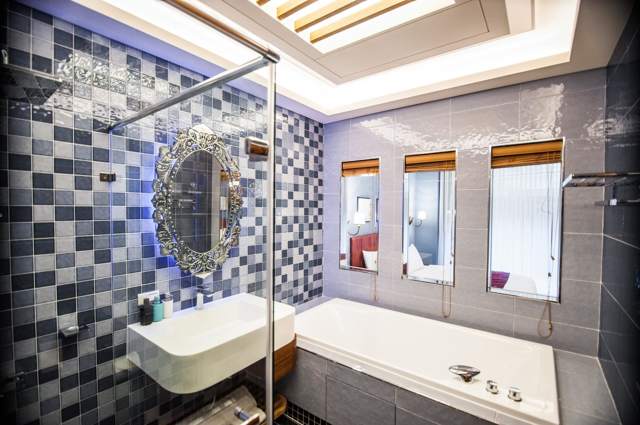 standard double room, 1 queen bed (pet only allowed in this room type) | bathroom | shower, free toiletries, hair dryer, slippers