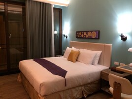 Economy Room, 1 Bedroom | Desk, soundproofing, free WiFi, bed sheets