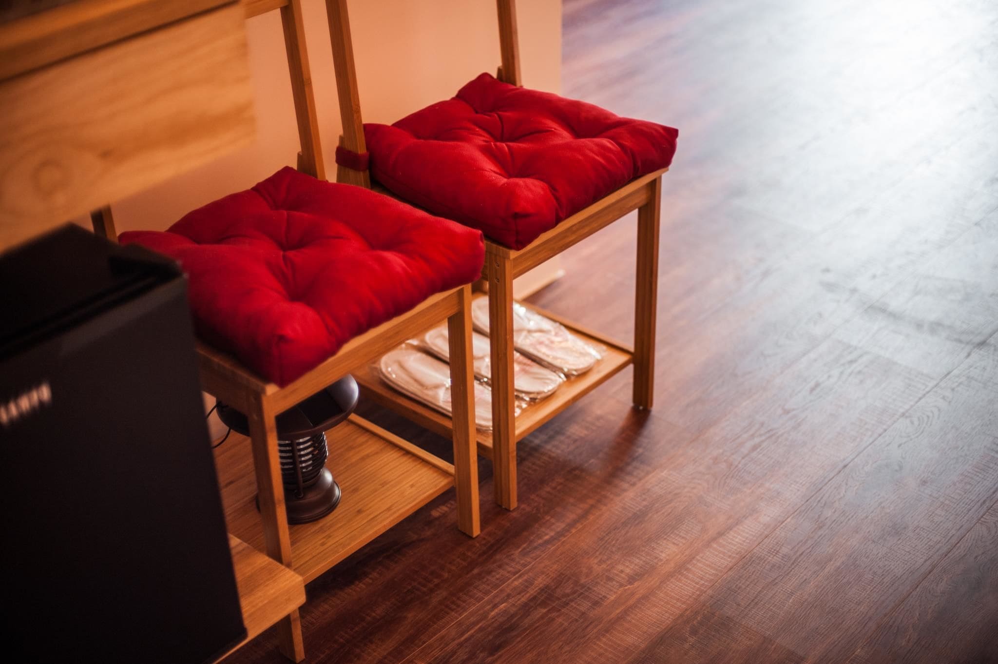 triple - 1 queen 1 single | desk, soundproofing, free wifi, bed sheets