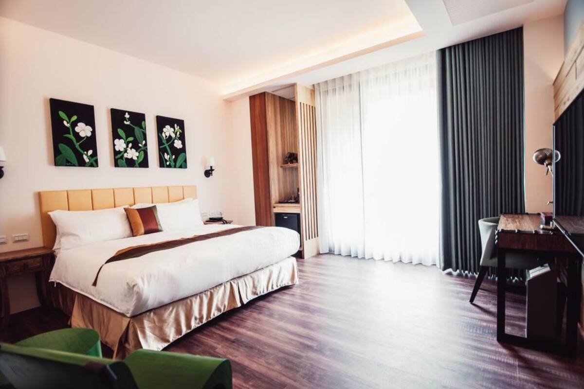 Superior Double Room, 1 Queen Bed, Garden View