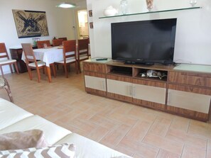 Lindo apartamento 3 quartos Vista Mar | ห้องนั่งเล่น | ทีวีจอแบน