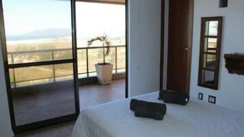 Bonito e confortavel 3 quartos Vista Mar | 3 soveværelser, strygejern/strygebræt, gratis Wi-Fi, sengetøj