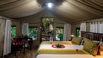 Luksustelt, 1 lang enkeltseng, ikke-røyk, elveutsikt | Safe på rommet, skrivebord og sengetøy