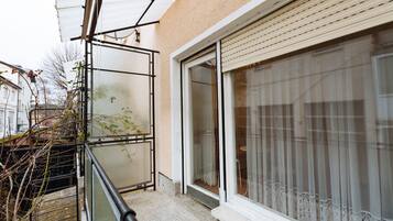 Family Room, Shared Bathroom | Balcony
