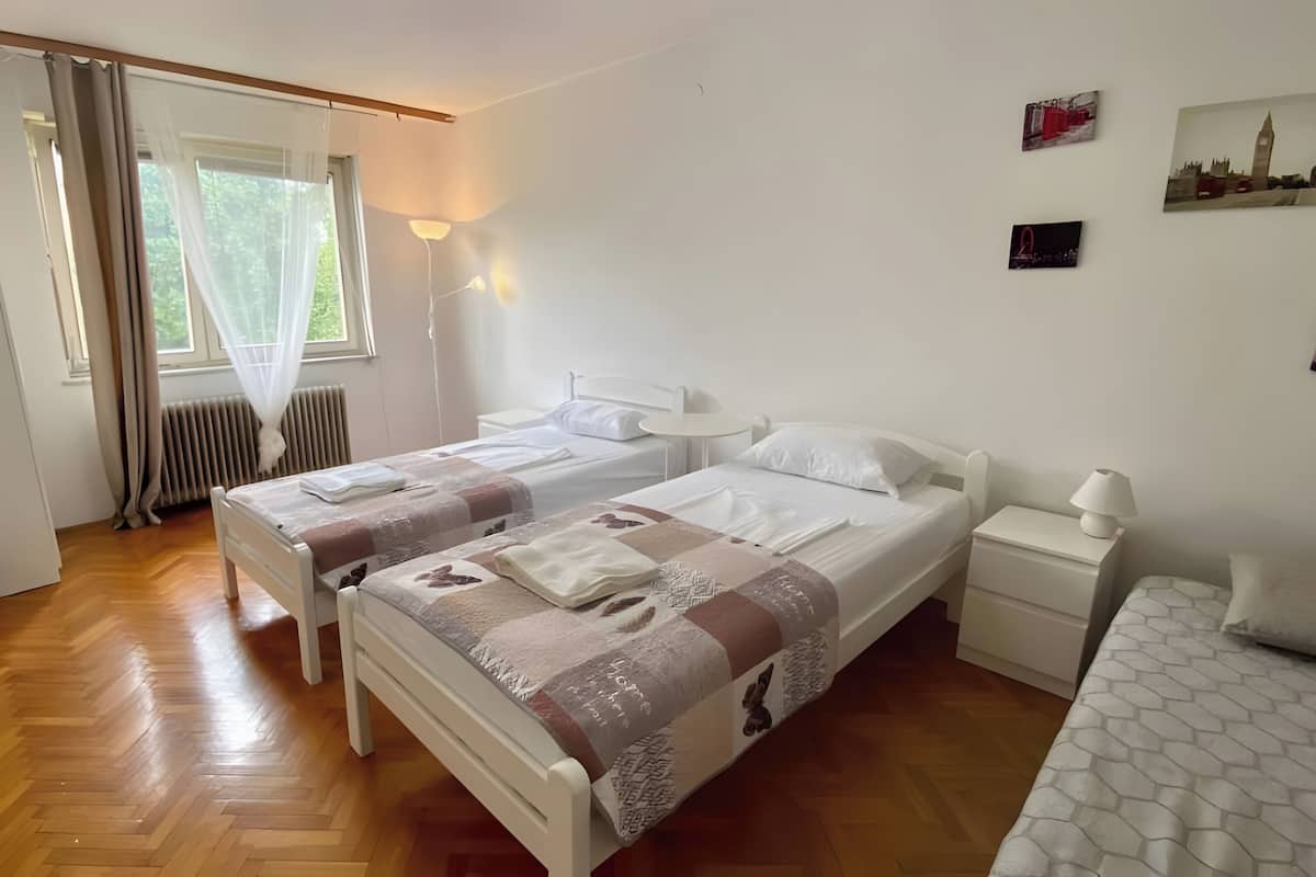 Standard Twin Room, Shared Bathroom