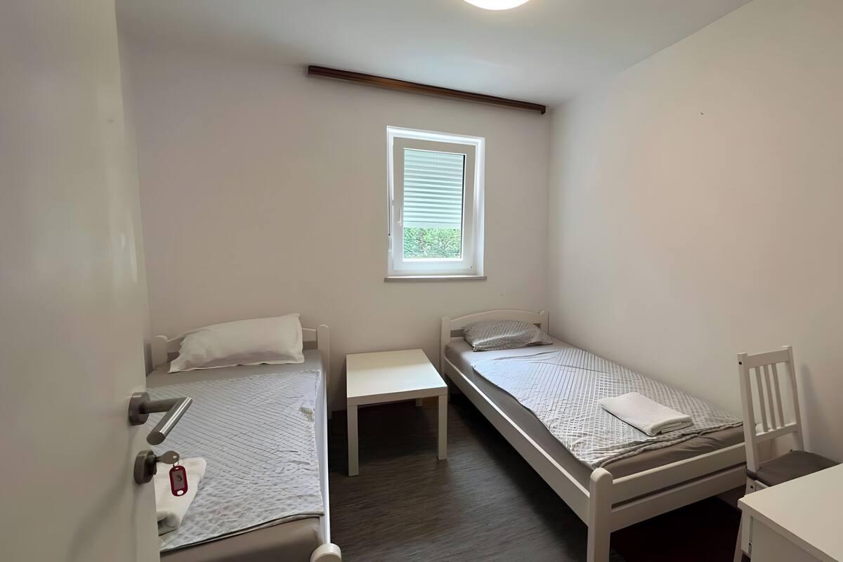Kamar Twin Standar, kamar mandi umum | Wi-Fi gratis dan seprai linen