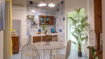 Coin salon dans le hall