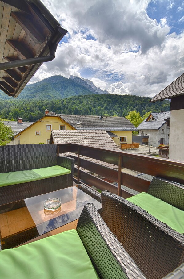 Departamento familiar, vista a la montaña | Balcón