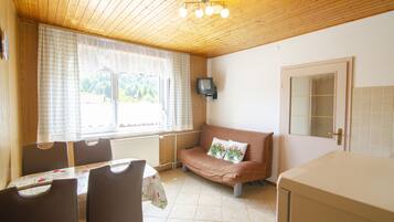 Family Apartment, Mountain View | Living area