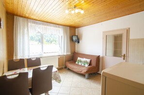 Familienapartment, Bergblick | Wohnbereich