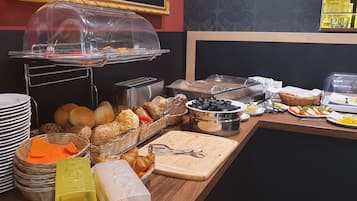 Tägliches Frühstücksbuffet gegen Gebühr