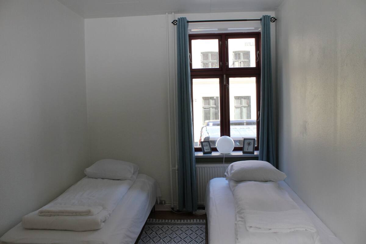 Iron/ironing board, free WiFi, bed sheets