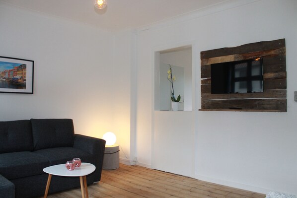 Classic Apartment, Multiple Beds, Non Smoking | Living room | Flat-screen TV - Frankrigsgade 7 apartment (Copenhagen)