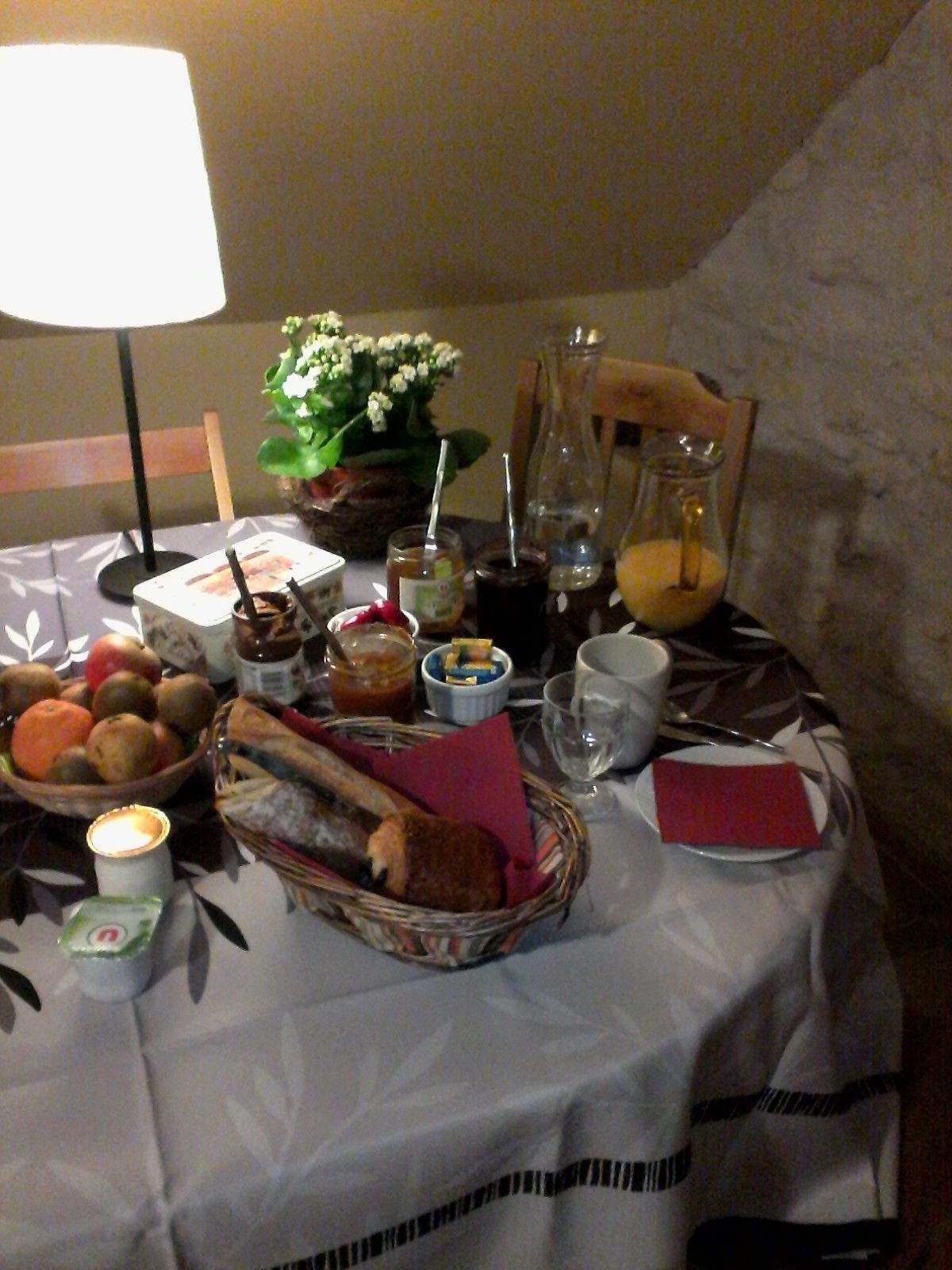 Free daily continental breakfast 