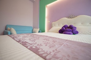 Habitación doble estándar | Escritorio, cortinas blackout, wifi gratis y ropa de cama 