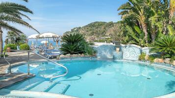 3 indoor pools, 5 outdoor pools, open 9:00 AM to 7:00 PM, sun loungers