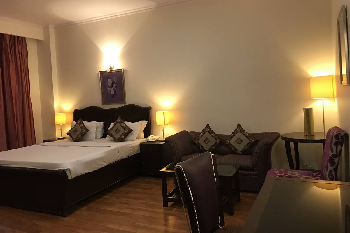Presidential-Suite | Schreibtisch