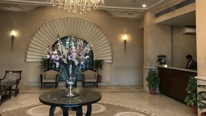 Lobby - Claremont KNY Hotel (New Delhi)