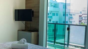 5 habitaciones, tabla de planchar con plancha y wifi gratis