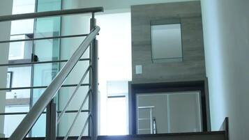 Apartamento, varias camas, no fumadores | 5 dormitorios, tabla de planchar con plancha, wifi gratis y ropa de cama