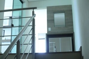 Apartamento, varias camas, no fumadores | 5 dormitorios, tabla de planchar con plancha, wifi gratis y ropa de cama