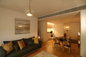 Apartemen, Bebas Asap Rokok | 1 kamar tidur, seprai premium, selimut bulu angsa, dan busa memori