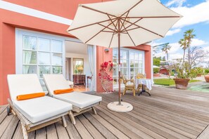 Individueel gedecoreerd, individueel gemeubileerd, een laptopwerkplek