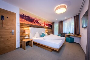 Caja de seguridad en la habitación y escritorio 