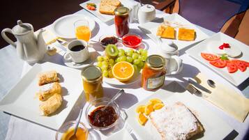 Daily local cuisine breakfast for a fee