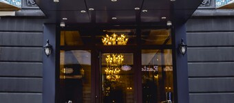 Parallel Hotel