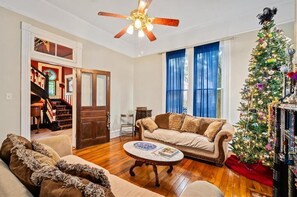 40-inch Smart TV with satellite channels, TV - The Mardi Gras House (Mobile)