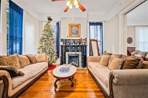 40-inch Smart TV with satellite channels, TV - The Mardi Gras House (Mobile)