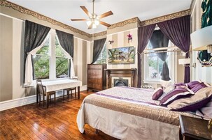 特色客房, 1 张大床, 无烟房, 城市景观 | 遮光窗帘、熨斗/熨板、免费 WiFi、床单